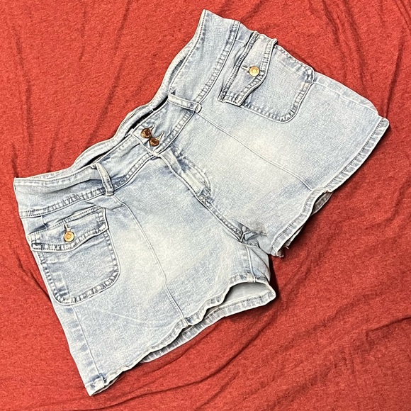 ❤️YMI Jean Shorts - Picture 1 of 5